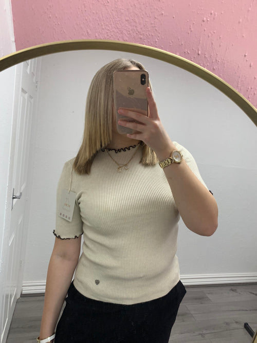 REMY FRILL KNITTED TOP