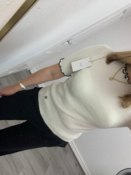REMY FRILL KNITTED TOP