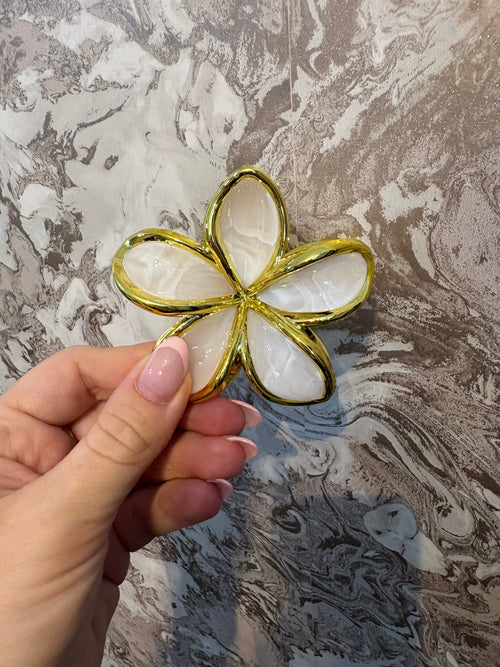LARGE FLOWER HAIR CLIPS