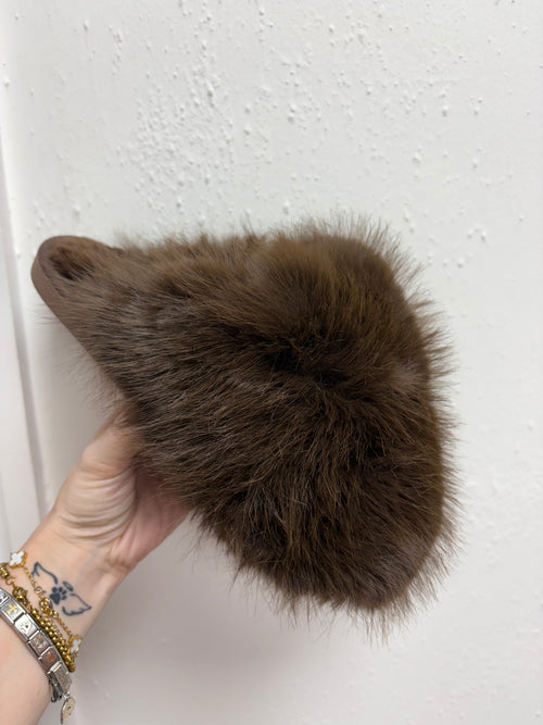 DAISY FLUFFY XXL SLIPPERS