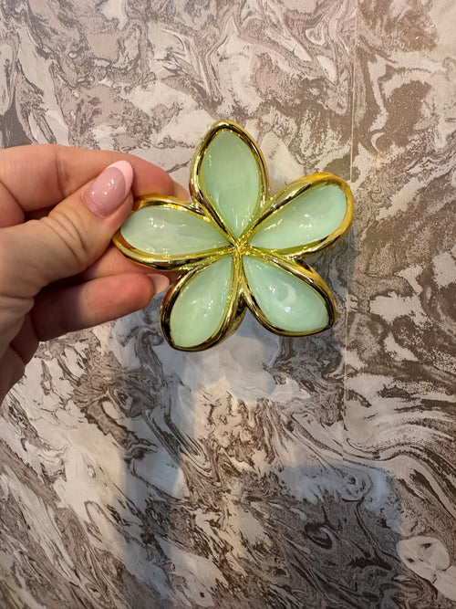 LARGE FLOWER HAIR CLIPS