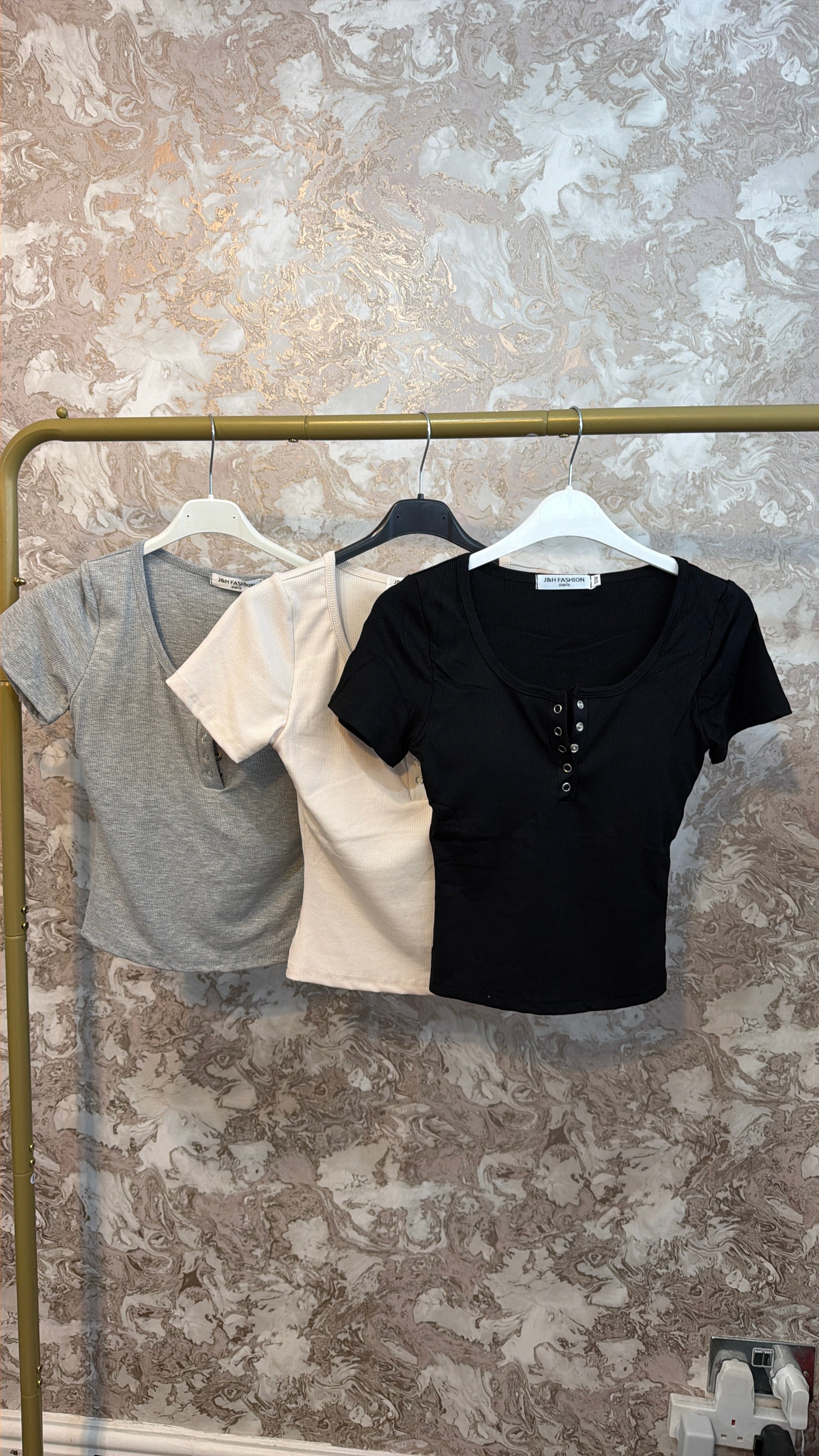 LEAH BUTTON UP TOP