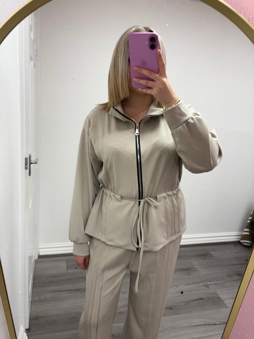 ASTRID TIE UP SET