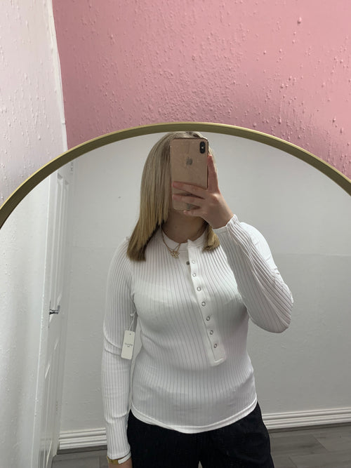 WINTER RIBBED BUTTON UP TOP