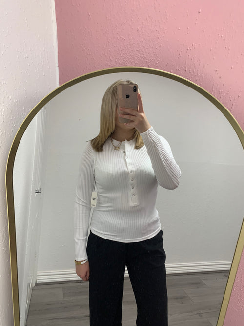 WINTER RIBBED BUTTON UP TOP