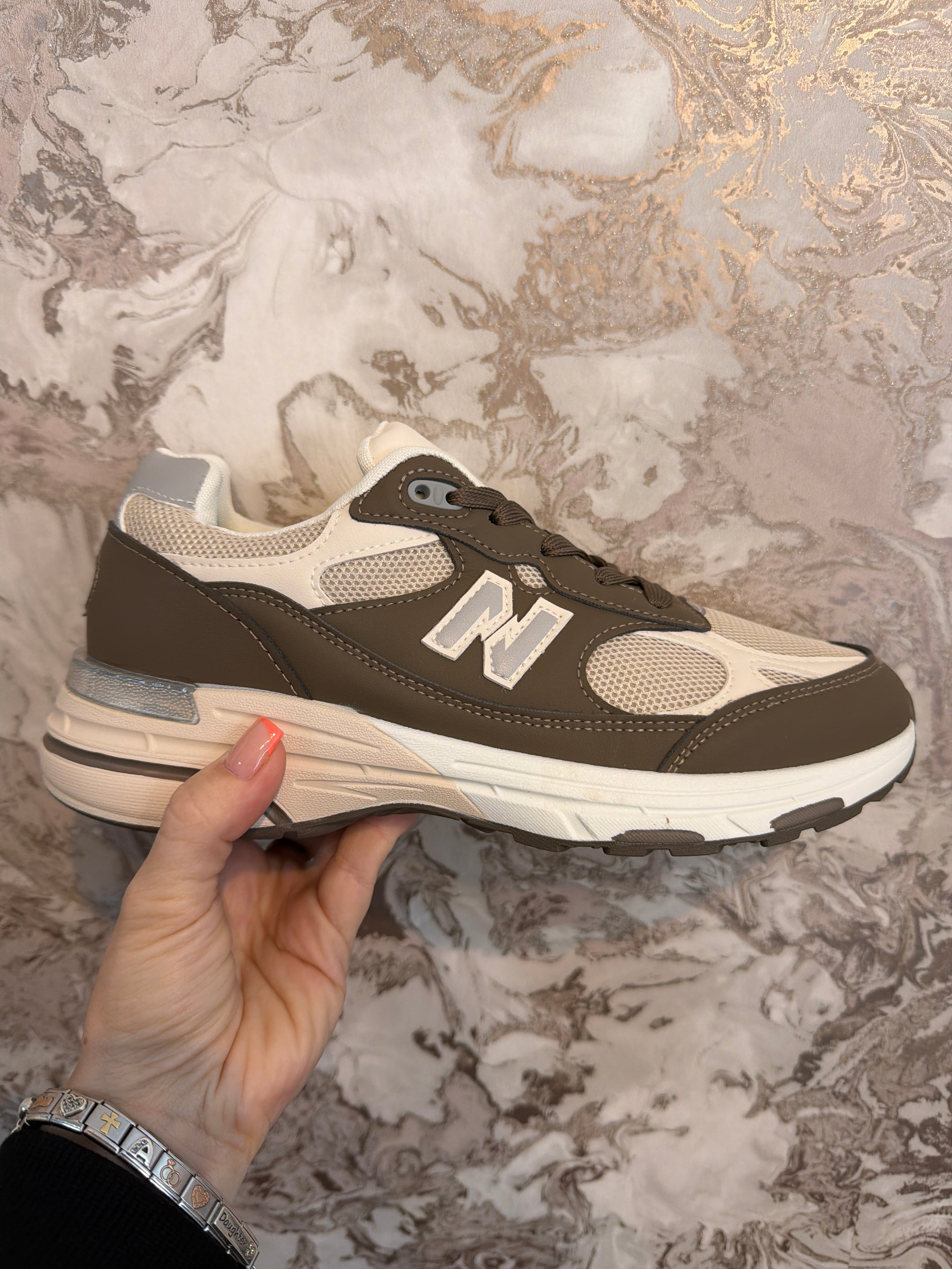 BROWN N B TRAINER SIZE 7