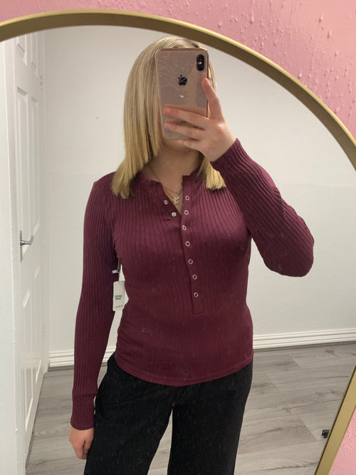 WINTER RIBBED BUTTON UP TOP