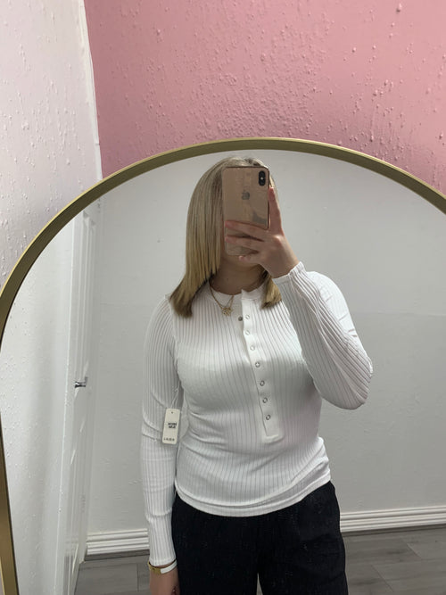 WINTER RIBBED BUTTON UP TOP