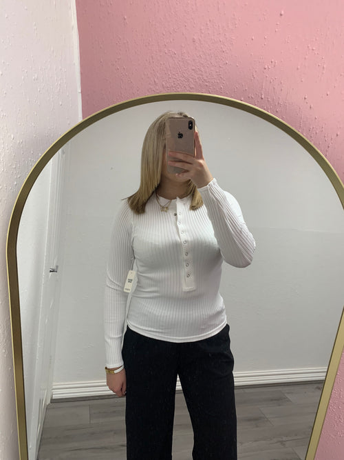 WINTER RIBBED BUTTON UP TOP