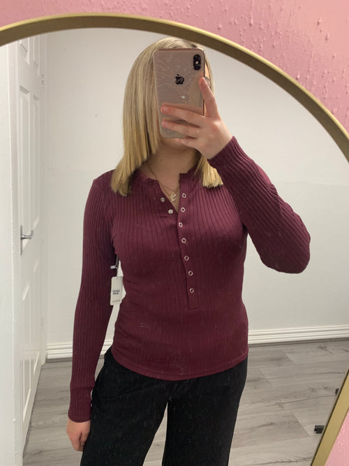 WINTER RIBBED BUTTON UP TOP