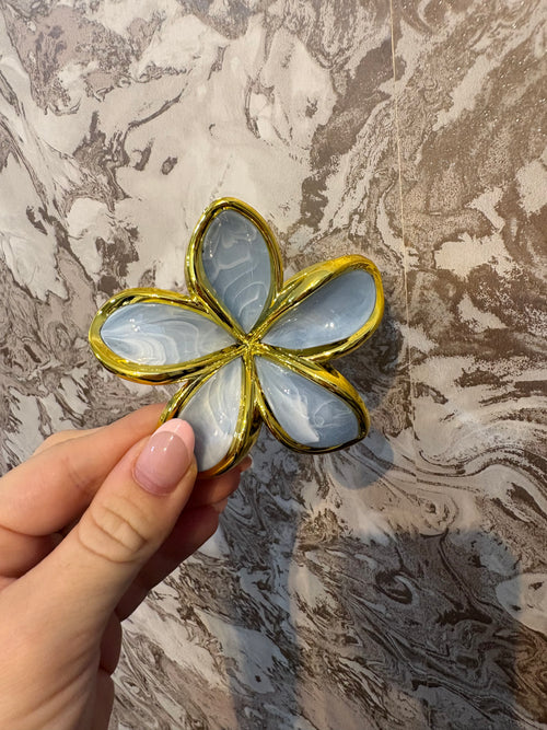 LARGE FLOWER HAIR CLIPS