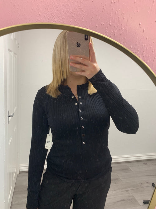 WINTER RIBBED BUTTON UP TOP