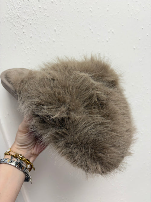 DAISY FLUFFY XXL SLIPPERS