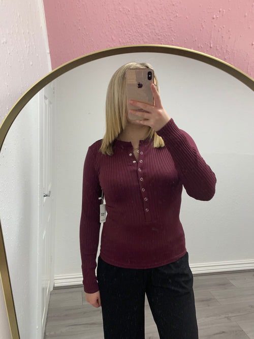 WINTER RIBBED BUTTON UP TOP