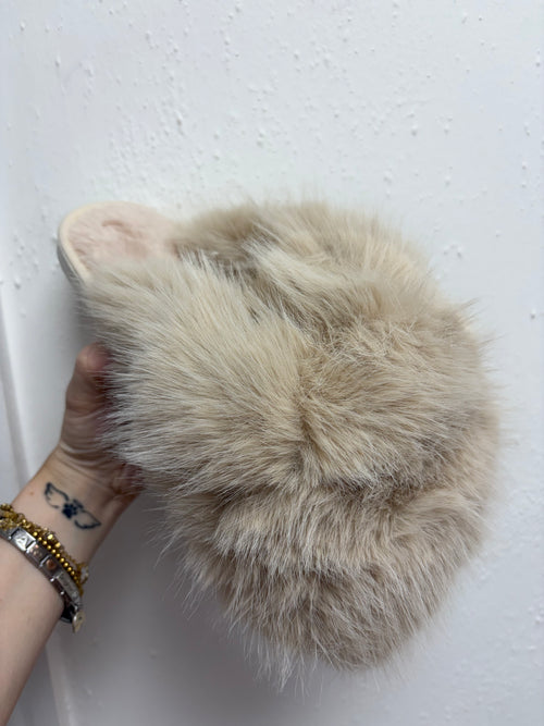 DAISY FLUFFY XXL SLIPPERS