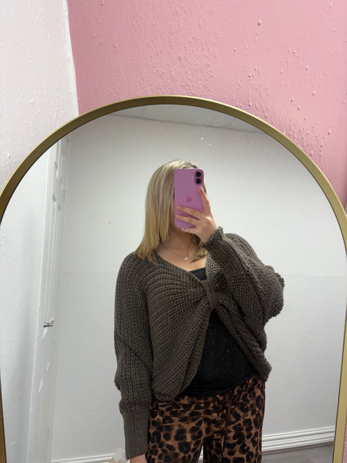 KENNEDY KNITTED BOW JUMPER